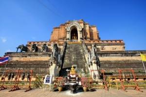 17167147-the-great-pagoda-named-jadee-loung-temple-that-made-by-ancient-brick-in-chiangmai-province-thailland